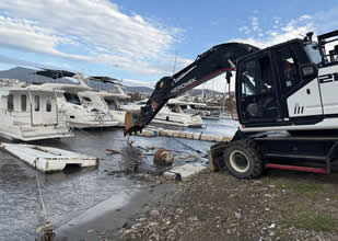 Gümbet’te kaçak iskele ve atıl tekneler kaldırıldı