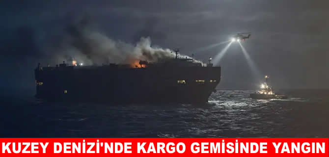 İngiltere'ye giden kargo gemisinde yangın
