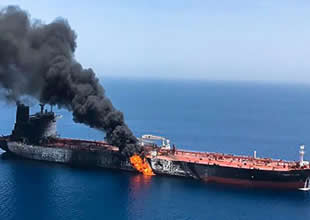 Libya’da vurulan tanker Aliağa’ya söküme geliyor