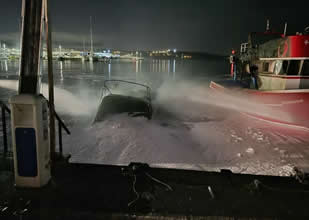 Şile'de limanda demirli yat yandı