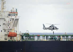 Fransız donanmasından Rus gölge filo gemisine baskın