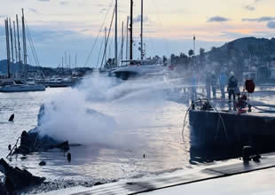 Yalıkavak'ta marinada lüks yatlar cayır cayır yandı!