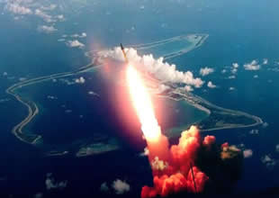 Tahran, Hint Okyanusu'ndaki Diego Garcia Üssü'nü hedef aldı