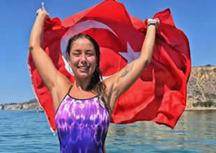 Milli yüzücü Bengisu Avcı’ya ILDSA’dan ödül