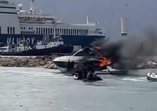 Çeşme sahilinde motoryat yangını