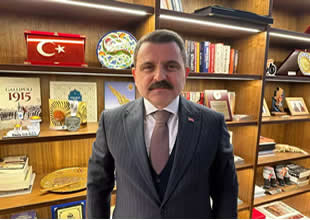 Çanakkale'de HMS Triumph zırhlısından denizci feneri çıkarıldı