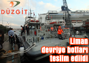 Düzgit, liman devriye botlarını teslim etti