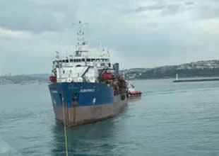 Haydarpaşa açıklarında makine arızası yapan gemiye müdahale