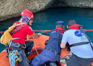 Kemer’de Döküntü Koyu'nda mağaraya girmek yasaklandı