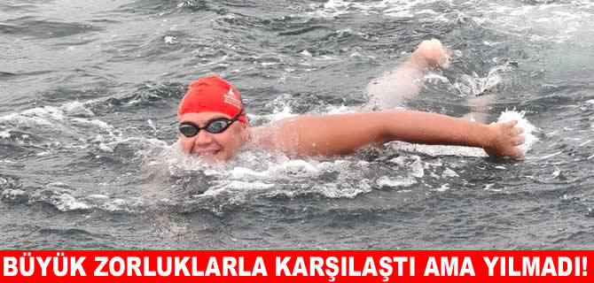 Otizmli sporcu Tuna Tunca 16 saat yüzdü, Kuzey Kanalı’nı geçti
