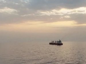 Babu’l Mendeb’de ticari gemi vuruldu: 6 ölü!