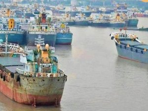 Bangladeş'te gemi sökümü: 9 kişi öldü!