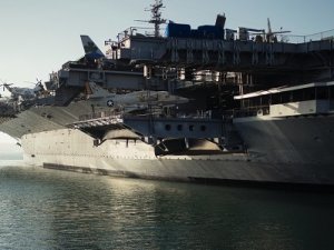 USS Lincoln, görevine ara verecek