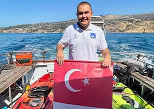 Otizmli yüzücü Tuna Tunca, Catalina Kanalı'nı da tamamladı