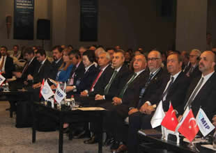 Mersin'de limanların geleceği; hukuk ve teknoloji ele alındı