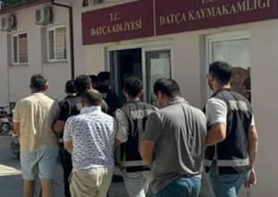 9 FETÖ'cü 