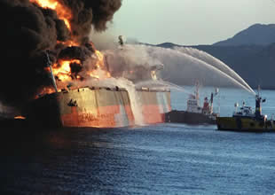 Basra Körfezi'nde Irak'a ait tanker vuruldu