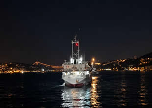 İstanbul Boğazı'nda arızalanan gemiyi KEGM kurtardı