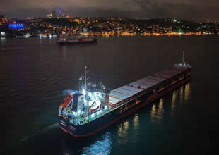 İstanbul Boğazı’nda gemi arızası trafiği durdurdu!
