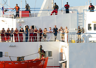 Kızıldeniz'de korsan gemisi tespit edildi