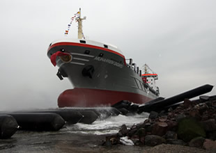 Muharrem Dadaylı törenle denize indirildi