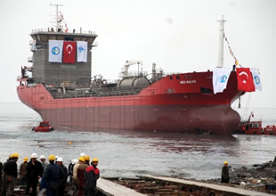 Med Baltic gemisi Ereğli'de denize indirildi