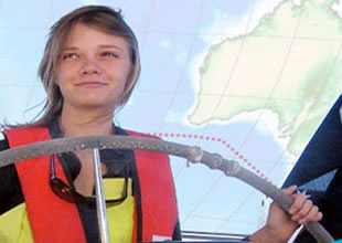 16 yaşında tek başına dünya turu yaptı