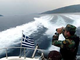 El konulan tekneyi Yunanlılar iade etti