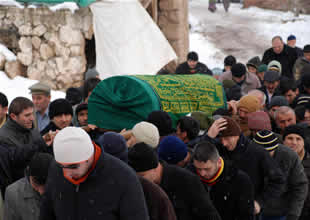 Haliç'te boğulan genç toprağa verildi