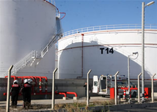 Antalya Limanı'nda petrol tankı patladı