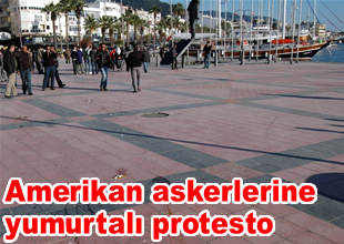 ABD askerleri Marmaris'te protesto edildi