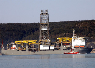 "Deepwater Champion", Boğaz'dan geçti