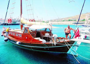 Sanatçı Ata Demirer lüks bir yat alıyor