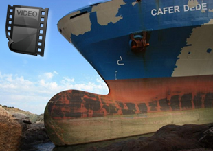 Karaya oturan Cafer Dede'nin görüntüleri