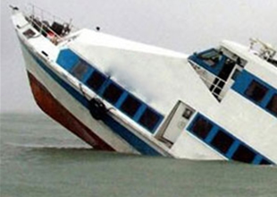 Endonezya'da feribot battı: 7 ölü, 14 kayıp