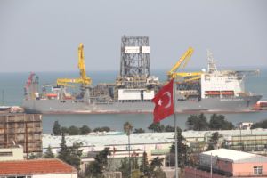 Deepwater Champion Samsun'dan ayrıldı