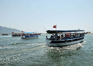 Dalyan Kanalı tekne trafiği izleniyor