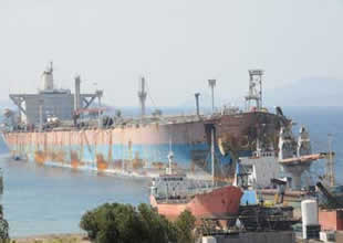 Aliağa'daki sökümcüler hurda teşviğinden çok mutlu