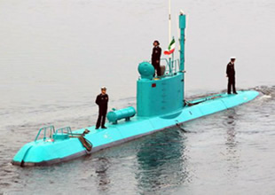 İran yeni denizaltısı 'Sina 7' i tanıttı