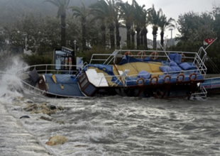 Bodrum'da tur teknesi sulara gömüldü