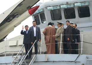 İran, yerli muhribi Hazar'da suya indirdi