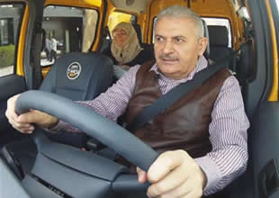 Bakan Binali Yıldırım taksi şoförü oldu