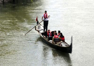 Kızılırmak'ta gondol turizmine büyük ilgi