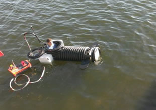 18 yaşında kendine denizaltı inşa etti