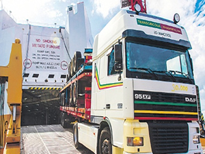 Süveyş Kanalı'dan geçiş ücreti 5 bin dolara çıktı