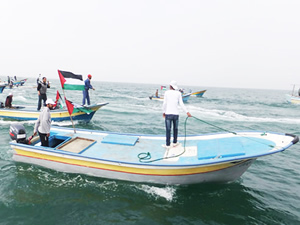 İsrail donanması Filistinli balıkçı teknesini batırdı