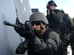 SAT Komandoları Güney Afrika askerlerine eğitim verdi