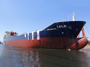 RMK Marine asfalt tankeri T. AYLİN'i denize indirdi