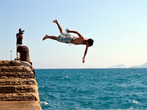 Serinlemek için tehlikeye davetiye çıkarıyorlar