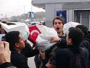 Sarayburnu'nda ABD askerlerinin başına çuval geçirildi